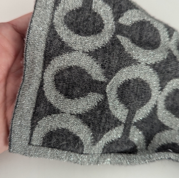 Coach Metallic Signature C Jacquard Scarf - Picture 3 of 5